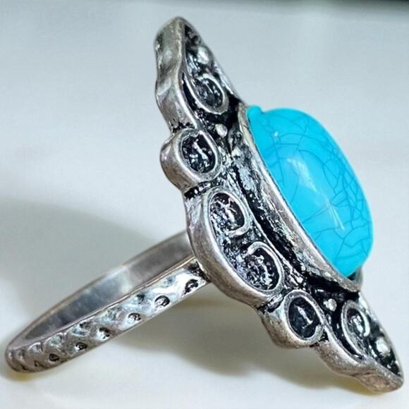 Ornate SilvervRing With Faux Turquoise Stone Size 9 - Picture 4 of 7
